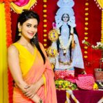 Ushasi Ray Instagram – Mandatory Saraswati pujo special chobi 💛💛🧡🧡 Kolkata