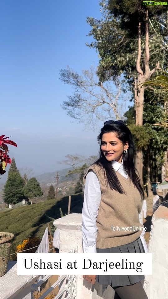 Ushasi Ray Instagram - Beautiful @ushasi enjoying her vacation with her girl gang at Darjeeling @chhotahaazribytherajbaribawali resort. Darjeeling,kalimpong