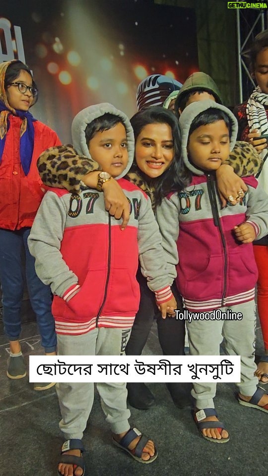 Ushasi Ray Instagram - ছোটদের সাথে উষশীর খুনসুটি...#TOSpotted #UshasiRay #event #kids