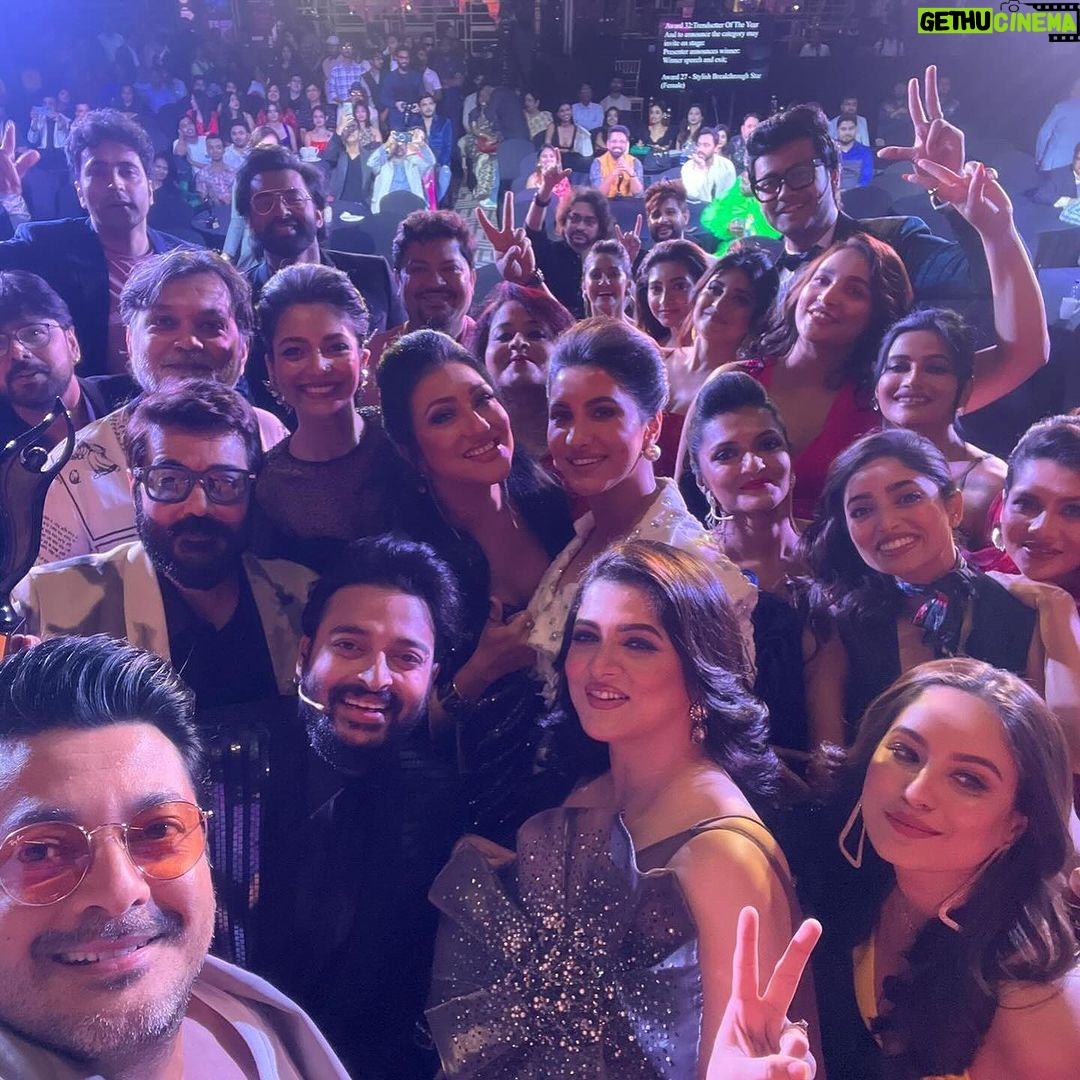 Ushasi Ray Instagram - Priceless moments...one of the best of my life..thank you @iwmbuzz for awarding me as Fashion Fresh Face of the year at #BengalsMostStylish..thanks for the love and support. Fairfield by Marriott Kolkata