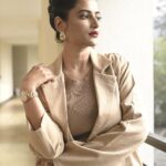 Ushasi Ray Instagram – Spring breaks loose 🍂
📸 @sourav3934 @suvadip_palai 
🧥 @kiara_sen111 
💄 @pritha_dutta_official Kolkata
