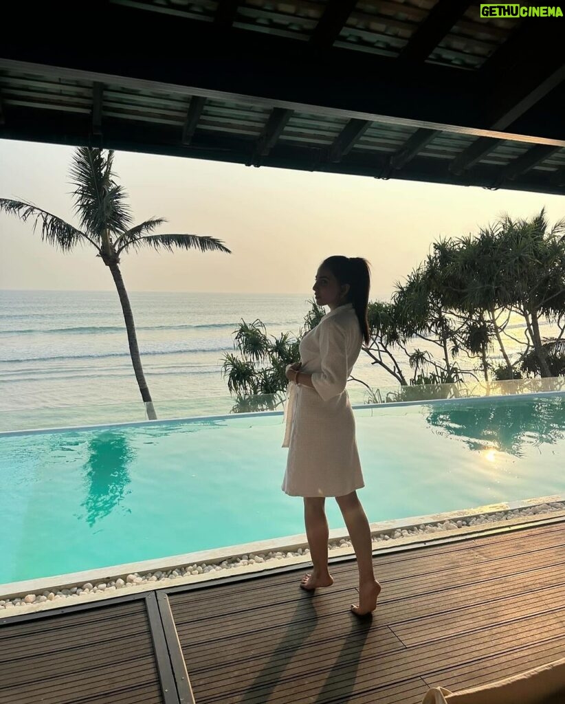 Ushna Shah Instagram - Ahangama photo dump 🏝️ #ushnashah #hamzaamin #MosvoldVilla #luxuryholidays #ahangama #srilanka #travelexperiences #ahangamavilla #sosrilanka #srilankatravel Ahangama Beach, Sri Lanka
