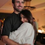 Ushna Shah Instagram - You plus me, it equals better math 💋 Happy Valentine’s Day to my forever, thank you for a beautiful birthday, thank you for a beautiful life ❤️ @hamza.amin87 🧿 📷 1,2,3,6 by @zrphotography012