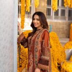 Ushna Shah Instagram - Excited to unveil my journey through elegance with Asim Jofa’s stunning ‘Aira – Summer Print Collection’. Dive into a world where color, texture, and intricate details intertwine to celebrate the timeless allure of nature. Explore the collection now for a touch of Pakistani grace and modern sophistication. @asimjofa @iamasimjofa #AsimJofa #AiraCollection #UshnaShah