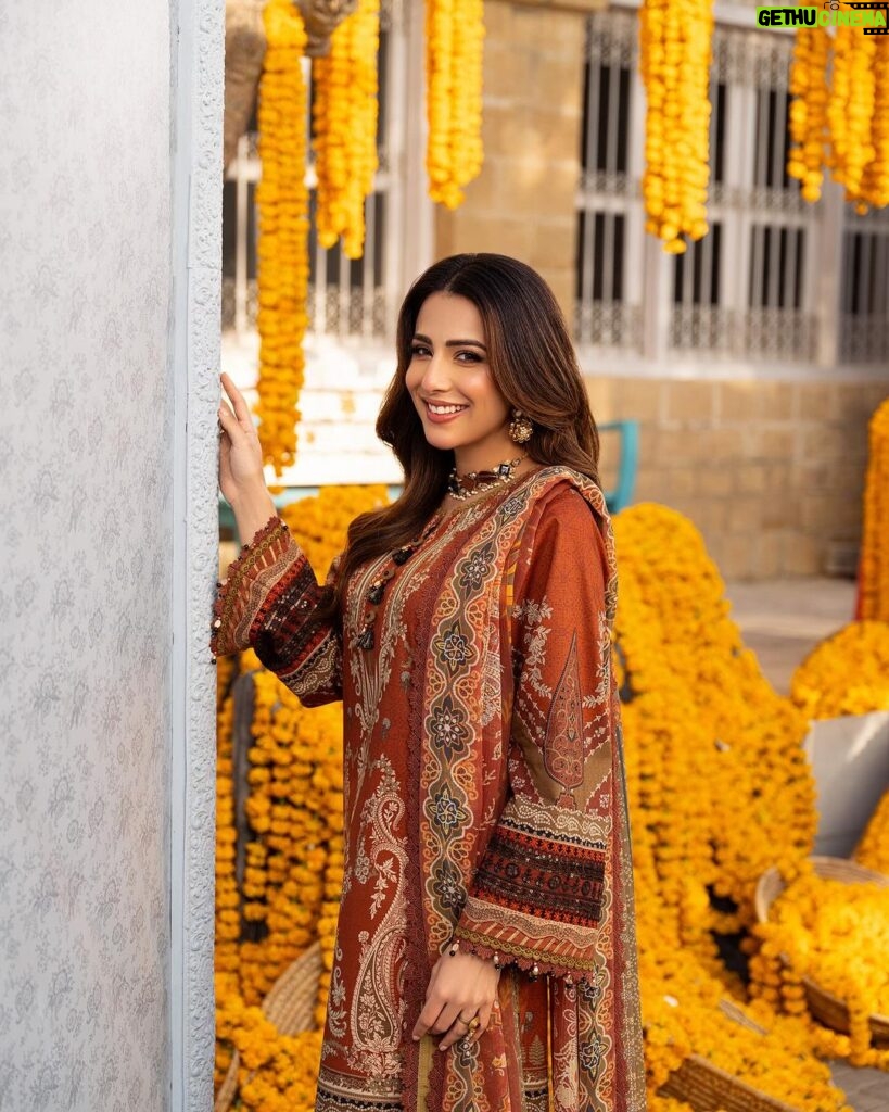 Ushna Shah Instagram - Excited to unveil my journey through elegance with Asim Jofa’s stunning ‘Aira – Summer Print Collection’. Dive into a world where color, texture, and intricate details intertwine to celebrate the timeless allure of nature. Explore the collection now for a touch of Pakistani grace and modern sophistication. @asimjofa @iamasimjofa #AsimJofa #AiraCollection #UshnaShah