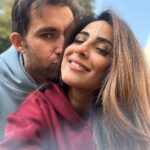 Ushna Shah Instagram - 1, 2 & 3 : Well rested & well fed 4. Vitamin C up my nosie 5. The Shashkaa @theshashkasyndicate 6. Why you should never get gel-colour application multiple times in a row. 7. Hard-headed 8. I-can-do-it-by-myself but I gotta abuse my @alburhanluggage 🧳 9. Servitude + Choo talkin bout Willis? + Lé Nail 10. Hamza studying for his thesis on boarding passes. #ushnashah