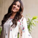 Ushna Shah Instagram - Felt cute 🥰 wearing @ansabjahangirstudio ~ a reminder that there is still a Jen-0-side happening in ph-a-las-3 that is being fully backed & funded by the Amree kee gov urn meant. Keep spreading the w0rd and keep boy kotting ! now chi Ldren are being bu- read on the side of the r0ad. The c0nditions are wors3 than ever! #nabilasalon #ushnashah #chikkarthefilm