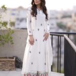 Ushna Shah Instagram - Felt cute 🥰 wearing @ansabjahangirstudio ~ a reminder that there is still a Jen-0-side happening in ph-a-las-3 that is being fully backed & funded by the Amree kee gov urn meant. Keep spreading the w0rd and keep boy kotting ! now chi Ldren are being bu- read on the side of the r0ad. The c0nditions are wors3 than ever! #nabilasalon #ushnashah #chikkarthefilm