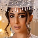 Ushna Shah Instagram - I am still shad0wbanned so not many people will get to see this shoot of ours, however, a moment of appreciation for @bridesbynabila & @azeemsaniofficial for their very hard work in making me look like this 😘😅😍 @nabila_salon Makeup: @goshi.makeupartist Hair: @hairbyawais Styling & creative direction: @khojiiii Photography: @azeemsaniofficial #ushnashah #bridesbynabila #azeemsani #ushna #modernbride #gulimata #moderndesibride #moderneasternbride #arabicbridalmakeup