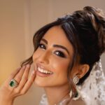 Ushna Shah Instagram - I am still shad0wbanned so not many people will get to see this shoot of ours, however, a moment of appreciation for @bridesbynabila & @azeemsaniofficial for their very hard work in making me look like this 😘😅😍 @nabila_salon Makeup: @goshi.makeupartist Hair: @hairbyawais Styling & creative direction: @khojiiii Photography: @azeemsaniofficial #ushnashah #bridesbynabila #azeemsani #ushna #modernbride #gulimata #moderndesibride #moderneasternbride #arabicbridalmakeup