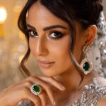 Ushna Shah Instagram - I am still shad0wbanned so not many people will get to see this shoot of ours, however, a moment of appreciation for @bridesbynabila & @azeemsaniofficial for their very hard work in making me look like this 😘😅😍 @nabila_salon Makeup: @goshi.makeupartist Hair: @hairbyawais Styling & creative direction: @khojiiii Photography: @azeemsaniofficial #ushnashah #bridesbynabila #azeemsani #ushna #modernbride #gulimata #moderndesibride #moderneasternbride #arabicbridalmakeup