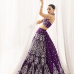 Ushna Shah Instagram - #ad Step into the allure of 'Barasti' budget friendly festive collection by @asifanabeel, where elegance and budget-friendliness unite, creating the ideal collection for the upcoming festivities. Each resplendent in beautiful, unique colours, and embellished with exquisite tilla and sequin work Launching Soon. #asifaandnabeel #asifanabeel #festivecollection #festivewear #fashion #love #asianwedding #weddingwear #AffordableGlam #FestiveFashion