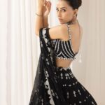 Ushna Shah Instagram - #ad Step into the allure of 'Barasti' budget friendly festive collection by @asifanabeel, where elegance and budget-friendliness unite, creating the ideal collection for the upcoming festivities. Each resplendent in beautiful, unique colours, and embellished with exquisite tilla and sequin work Launching Soon. #asifaandnabeel #asifanabeel #festivecollection #festivewear #fashion #love #asianwedding #weddingwear #AffordableGlam #FestiveFashion