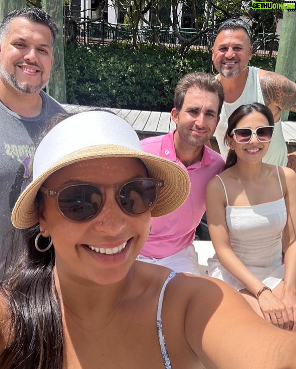 Ushna Shah Instagram - Scouting retirement communities 🌊☀️🏖️🐊 West Palm