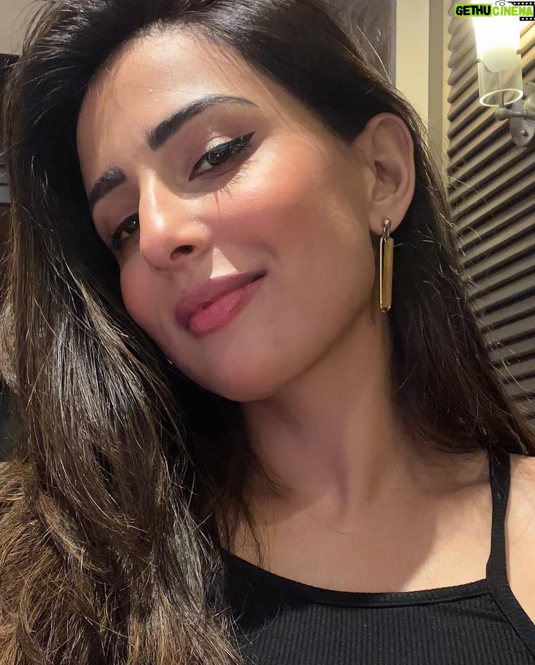 Ushna Shah Instagram - Scouting retirement communities 🌊☀️🏖️🐊 West Palm