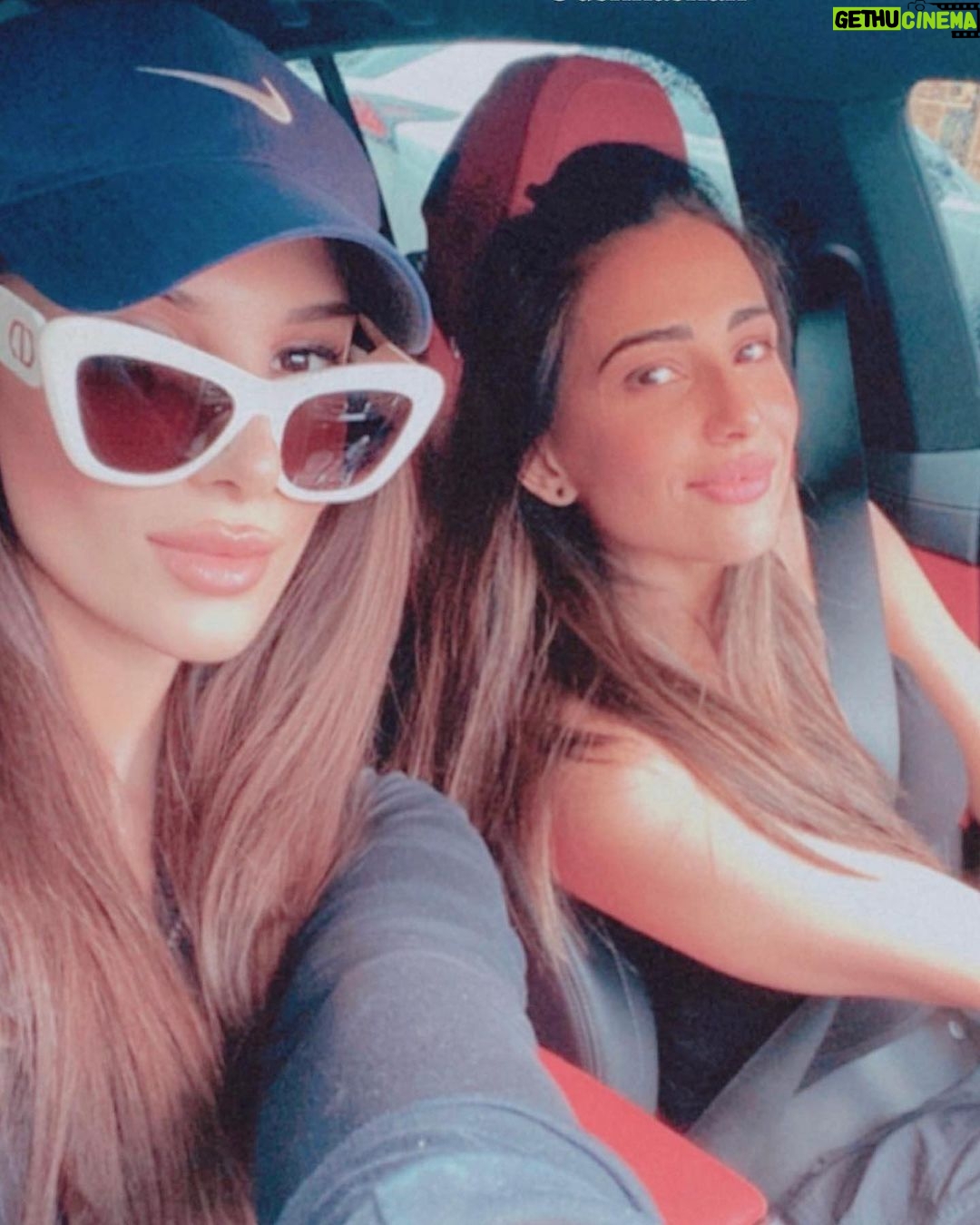 Ushna Shah Instagram - Scouting retirement communities 🌊☀️🏖️🐊 West Palm
