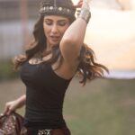 Ushna Shah Instagram - I’m coming for you, Xena! @iam3h @houseofparishae @nabila_salon @goshi.makeupartist #ushnashah