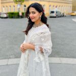 Ushna Shah Instagram - Eid Mubarak from the Amins in Wien!🌙 @hamza.amin87 Both of us wearing our friend @zainabchottaniofficial 😘 My Jewelery: @esfirjewels My shoes: @insignia_shoes #ushnashah #ushnashahamin #eidday1 Vienna, Austria