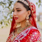 Ushna Shah Instagram - 🤴👸🏻♥️♾️ First photo & last 3 videos by @thrupolaroids ~ 💋 @saharamusicuk absolutely LOVE u guys! Best part! #hamush