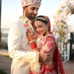 Ushna Shah Instagram - I think it’s getting serious, @hamza.amin87 ! ♠️♣️♠️♣️ ♠️♣️♠️♣️ ♠️♣️♠️♣️ ~~~~~~~~~~~~~~~~~~~ I chose @wardhasaleemofficial to make my jora 👸🏻 #hamush #hamzaandushna #mughalbride @alijaverijewelers #ushnashah @eventuallepk thanks again for bringing my decor vision to life!
