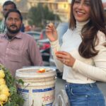 Ushna Shah Instagram - Mayee ne mein KINNU aakhaN 🍊