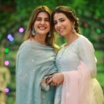 Ushna Shah Instagram - Sometimes I post even when I lose 😁 JPL 28th March Semi final round 2. I had so much fun playing with my beautiful Kubi & against the dapper (and cheeky) Azaan and of course the wonderful Sarfaraz bhai, who won by the way! I didn’t manage to get into @jerjeesseja ‘s 🧠 but trying was fun. This Ramzan flew thanks to Jeeto & all of YOU! God bless. All of the captains will be at the next match (the final) on Chand raat so see you all there inshallah. JEETOOOOO PAKISTAAAAAN 🇵🇰 👗 @ansabjahangirstudio Jewelery: @iyanajewelrystudio 💄 : @rajankhokarofficial Hair: @salman.mua 📸: @omarsaeedofficial