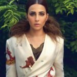 Ushna Shah Instagram - Yeh Raashi Thee..⁣ ⁣⁣ ⁣⁣ ⁣⁣ ⁣ @hellopakistan August Issue- ⁣⁣ Cover, feature & editorial ⁣⁣ Photography: @iumairbinnisar ⁣⁣ Styling & Creative Direction: @khojiiii ⁣⁣ Wardrobe : @deepakandfahad ⁣⁣ Hair And Makeup: @honeymakeupartist0109 @nabila_salon⁣⁣ Jewellery: Allure By MHT @allurebymht ⁣⁣ .⁣⁣ #ushnashah #ushna #augustissue #androgynous #fall #august2020 #ushnashah #coverstory #hellopakistan #hellomagazine #friday #instaposts #pakistanicelebs #instastyle #instapic #instagood #instalove #karachi #lahore #islamabad #hellomagazine @mindmapcomms ⁣ ⁣⁣ ⁣⁣ Pressure Cooker