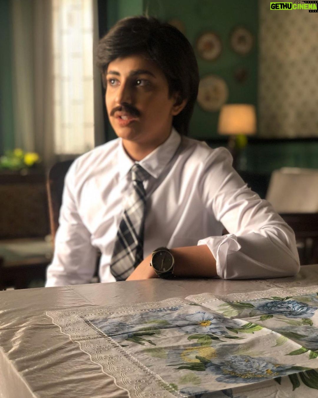 Ushna Shah Instagram - Be a man. 🍕 Camera + Styling by @ehteshamansari Get-up by @malik.fayyaz
