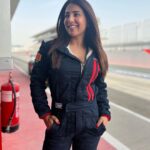 Ushna Shah Instagram - I’m a fine-tuned supersonic speed machine, with a sun-roof top & a gangster lean 🫰 @visit.dubai @dubaiautodrome Hair: @danihairstylist1 Makeup: @letsmakeupwithanna 📸: @raoalikhan #ushnashah Dubai Autodrome Circuit