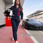 Ushna Shah Instagram - I’m a fine-tuned supersonic speed machine, with a sun-roof top & a gangster lean 🫰 @visit.dubai @dubaiautodrome Hair: @danihairstylist1 Makeup: @letsmakeupwithanna 📸: @raoalikhan #ushnashah Dubai Autodrome Circuit