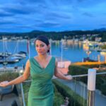 Ushna Shah Instagram - Could you be my escort cause just like them two door Fords, damn they don’t make em like you no more 😘 @hamza.amin87 🧿 👗 by the unmatched @asimjofa #iwearasimjofa #ushnashah Velden am Wörthersee