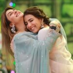 Ushna Shah Instagram - Sometimes I post even when I lose 😁 JPL 28th March Semi final round 2. I had so much fun playing with my beautiful Kubi & against the dapper (and cheeky) Azaan and of course the wonderful Sarfaraz bhai, who won by the way! I didn’t manage to get into @jerjeesseja ‘s 🧠 but trying was fun. This Ramzan flew thanks to Jeeto & all of YOU! God bless. All of the captains will be at the next match (the final) on Chand raat so see you all there inshallah. JEETOOOOO PAKISTAAAAAN 🇵🇰 👗 @ansabjahangirstudio Jewelery: @iyanajewelrystudio 💄 : @rajankhokarofficial Hair: @salman.mua 📸: @omarsaeedofficial