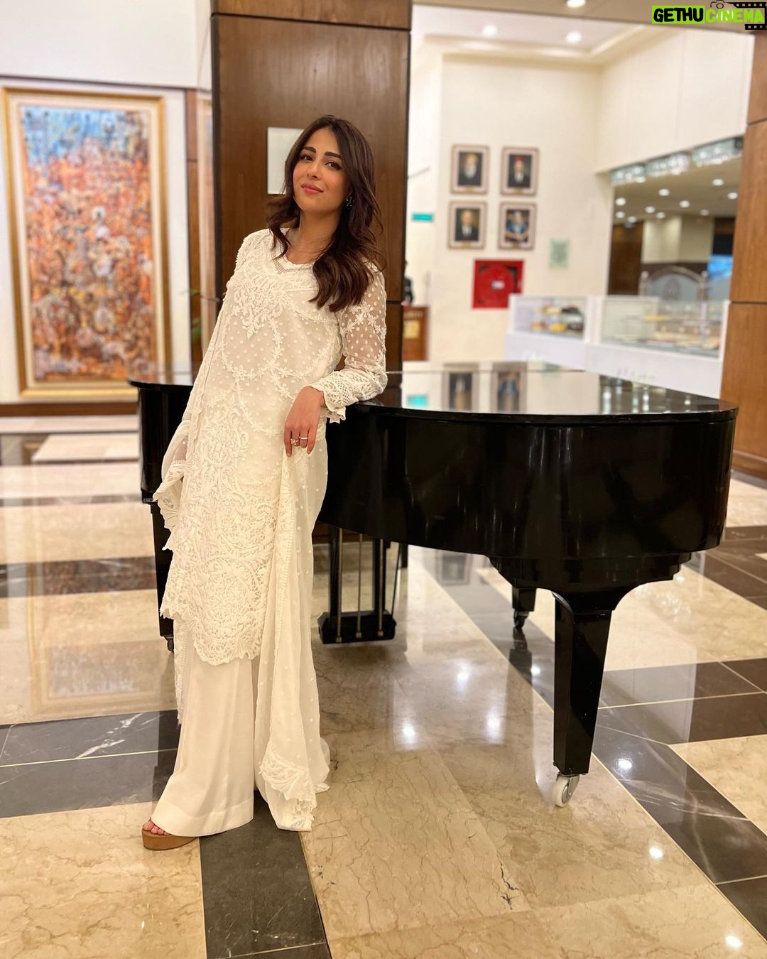 Ushna Shah Instagram - A Rizwan Beyg ensemble is the epitome of elegance; it is only fitting that he dressed Princess Di. His clothes can make anyone feel like royalty. Even when that anyone is exhausted and overwhelmed after a long day of travel and meeting her well wishers. Whether it is an actual princess of the world, walking back to her grand bedroom in palace halls after being showered with affection from millions, OR an ordinary woman, walking back to her hotel room through the lobby after being showered with affection from a small crowd in a mall: a Rizwan Beyg outfit is truly the icing on this delicious cake of princess-hood, whatever scale it may be on. Thank you to Giga group for hosting me and thank you to the beautiful folks of Pindi who came down to say hello, best Monday ever! I am still reeling 🥰 #ushnashah #meetandgreet #gigamall