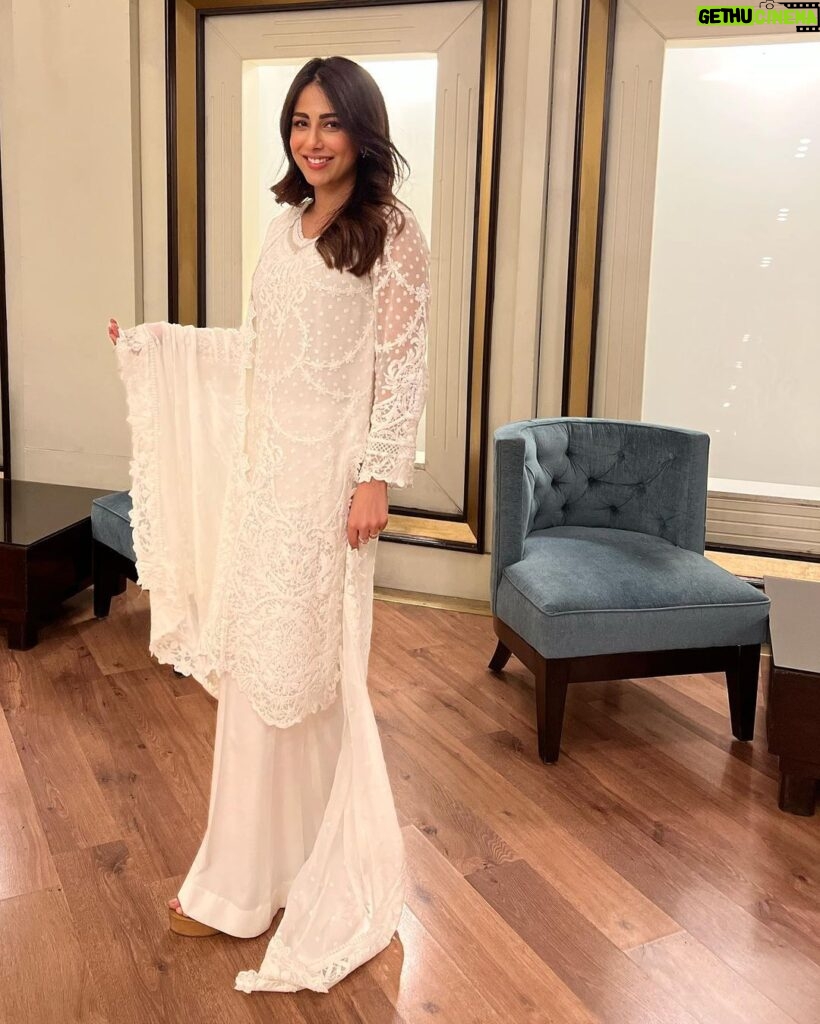 Ushna Shah Instagram - A Rizwan Beyg ensemble is the epitome of elegance; it is only fitting that he dressed Princess Di. His clothes can make anyone feel like royalty. Even when that anyone is exhausted and overwhelmed after a long day of travel and meeting her well wishers. Whether it is an actual princess of the world, walking back to her grand bedroom in palace halls after being showered with affection from millions, OR an ordinary woman, walking back to her hotel room through the lobby after being showered with affection from a small crowd in a mall: a Rizwan Beyg outfit is truly the icing on this delicious cake of princess-hood, whatever scale it may be on. Thank you to Giga group for hosting me and thank you to the beautiful folks of Pindi who came down to say hello, best Monday ever! I am still reeling 🥰 #ushnashah #meetandgreet #gigamall