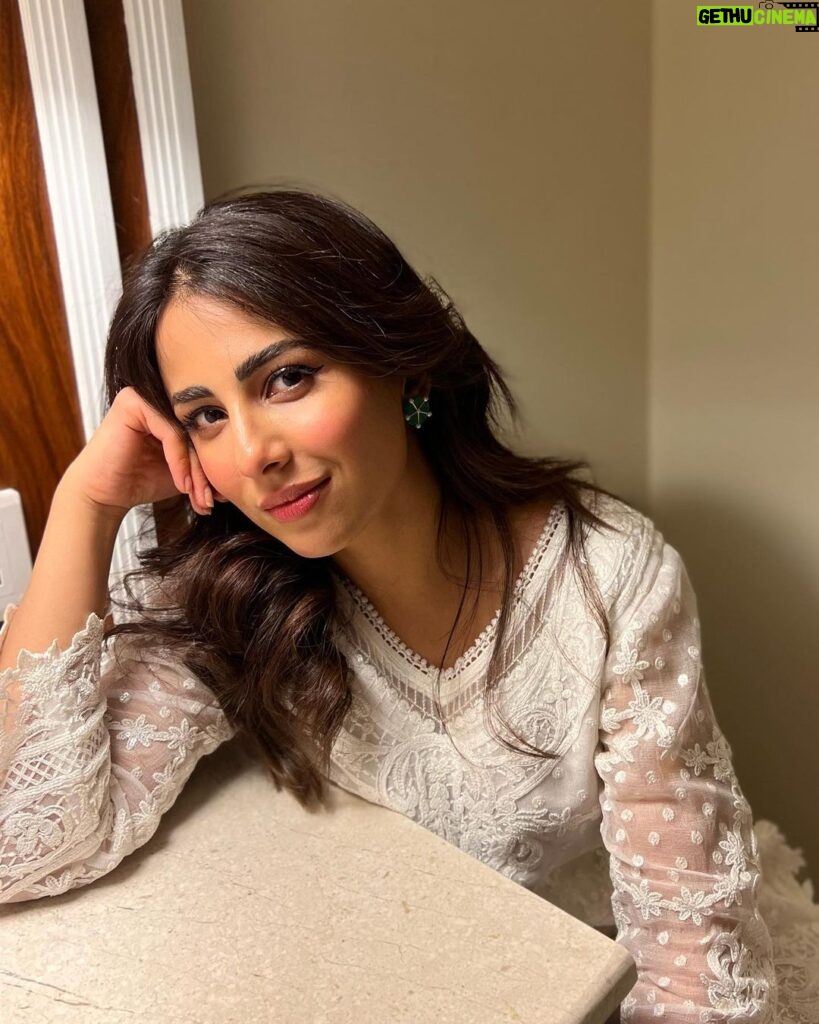 Ushna Shah Instagram - A Rizwan Beyg ensemble is the epitome of elegance; it is only fitting that he dressed Princess Di. His clothes can make anyone feel like royalty. Even when that anyone is exhausted and overwhelmed after a long day of travel and meeting her well wishers. Whether it is an actual princess of the world, walking back to her grand bedroom in palace halls after being showered with affection from millions, OR an ordinary woman, walking back to her hotel room through the lobby after being showered with affection from a small crowd in a mall: a Rizwan Beyg outfit is truly the icing on this delicious cake of princess-hood, whatever scale it may be on. Thank you to Giga group for hosting me and thank you to the beautiful folks of Pindi who came down to say hello, best Monday ever! I am still reeling 🥰 #ushnashah #meetandgreet #gigamall