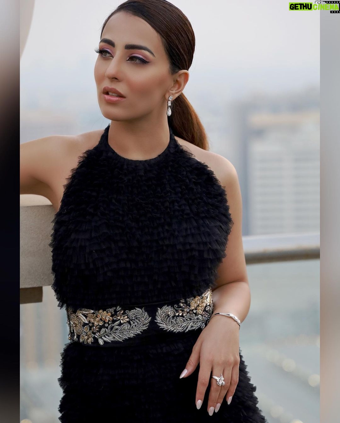 Ushna Shah Instagram - Photo-Dump round 2 Dress: @elanofficial @khadijahshah π΅π° Jewellery: @sherezadjewellery π΅π° Clutch: @hermosa_by_ana π΅π° Hair: @danihairstylist1 π¦πͺ Makeup: @makeoverbytahira π¦πͺ Photography: @photography_highheels π¦πͺ #ushnashah #ushna #pisa2021 Dubai, United Arab EmiratesΨ―Ψ¨Ω
