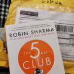 Ushna Shah Instagram - Thank you, Robin! Ecstatic to have recieved a signed copy of #the5amclub club from the great Guru, @robinsharma. Robin has been changing lives and giving people tools to achieve their greatness for many years. Through his YouTube podcasts, mastery sessions and of course his books, Robin has rowed myself and millions of others out of some pretty difficult phases of life. With over 15 million copies sold worldwide, this book is a phenomenon! Even if it isnt possible to wake up at 5AM right now (for example, I can not when I am shooting a drama and have 18 hour days) this book is a step by step guide to maximize your productivity and rewire your thinking. A friend urged me to read it and since then I have gifted it to many. Grateful for this copy, I will treasure it always. 😊 (Timmy, your signed copy started it all and I shall treasure that always as well). #robinsharma #spellbinder #ushnashah #202020 #thegoldenhour #themonkwhosoldhisferrari