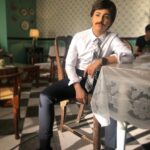 Ushna Shah Instagram - Be a man. 🍕 ⁣ ⁣ ⁣ ⁣ ⁣ Camera + Styling by @ehteshamansari ⁣ Get-up by @malik.fayyaz