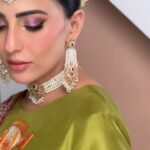 Ushna Shah Instagram - Makeup For @alixeeshantheaterstudio Show 👗 Beauty 💚 @ushnashah @nabila_salon @bridesbynabila @truetonefilms @bcwpakistan #ushnashah #alixeeshan #bridalcoutureweek #bcw #backstage #nabilasalon #hairmakeup