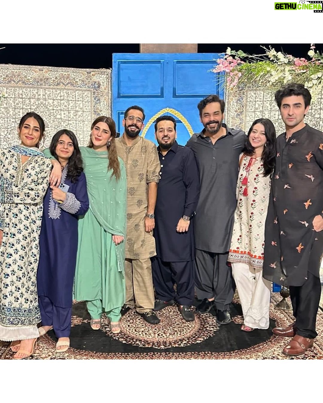 Ushna Shah Instagram - Thank you Sejas for another year of bringing the industry together. The conversations were so good that we didn’t get many photographs in, but here are a few. ❤️ JJ, Saba, Abdullah & Aymen 🌙 Update: since everyone is asking my dress is from @ansabjahangirstudio