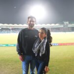 Ushna Shah Instagram – Date night last night with @hamza.amin87 🏏 
Sad to have missed our @karachikingsary but fun match between @islamabadunitedpsl & @quetta.gladiators 👏 

(There is a video of me as a toddler in a diaper, dancing & singing “deeh deeh pachipaan”. I will never not dance to this song 😅)

*Having a platform or a privileged access to a platform is a responsibility, especially at a time in the world when showing solidarity is stifled.