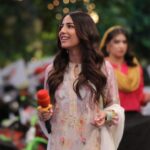 Ushna Shah Instagram – So nice we shot it thrice 🧁 

👗 @ansabjahangirstudio 
💄 @goshi.makeupartist 
🪮 @hashu_hair 
💎 @esfirjewels 
👠 @insignia_shoes 

📷 :
Jeeto set: @s_talha19 
Corridor: @zrphotography012 
Blue background: @naveediqbal.ni 

#ushnashah #jeetopakistan @nabila_salon #jpl24 @arydigital.tv