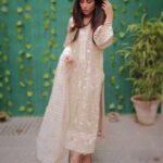Ushna Shah Instagram – Rozas put so much Noor on my soorat 😇, what they do to my seerat is a different story 👹 

@zainabchottaniofficial @honeymakeupartist0109 @bellapaulhairstylist @zrphotography012