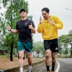 Uus Instagram - Cadangan basket unpad pada masanyah 😂 Sia hayang katingali kasep wae euy fah @rezarfah Makasi mas @agismaulana41 buat potonyah 🙇