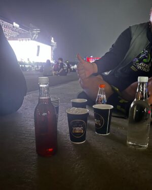 Uus Instagram - Si bunda dlu ga pernah ngisi lagu @30secondstomars sih di konter hape sm donlod dari toren jadinya kaga tau lagunyah. Maapkan masa remajaku bang jared 🙇 aku senang liat kamu manggung semalam