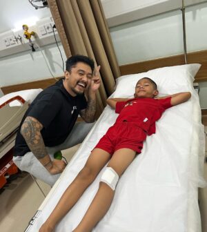 Uus Instagram - Bajak laut mulai codet sejak dini. Kakeknya pas abg, ayahnya pas SMA, Cio pas masuk SD. Family repeat history tapi ya ga gini juga dong 😂