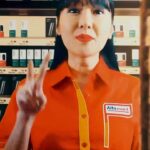 Uus Instagram - Sebagai CEO @foom_id gue rutin market visit setiap minggunya. Kali ini, giliran Alfamart yang gue datengin. Nah sekarang produk FOOM udah bisa di dapetin di Alfamart, jadi lebih dekat kalo mau jajan liquid atau devicenya! Tp kalo ketemu kasir yang sama kayak gue, sentil aja jakunnya 😂 #FOOM #FOOMdiAlfamart #SaatnyaCobaCaraBaru