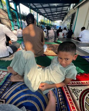 Uus Instagram - Mohon maaf lahir batin teman-teman semuanyah. Salam buat keluarganyah, pokonya yok bisa yok 🙇