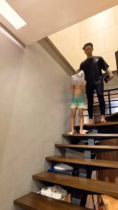 Uus Instagram - Skill dari generasi sebelumku. Seorang bapak kalo bersin serumah harus tau.