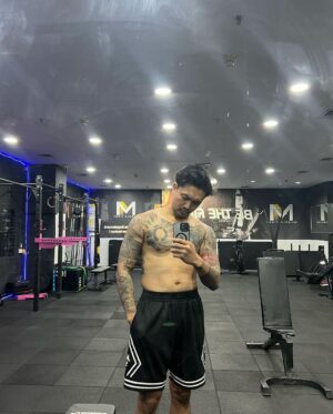 Uus Instagram - Februari 2023 (104kg) - Januari 2024 (85kg)

Selamat tahun baru 🙇